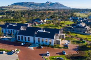 To Let commercial Property for Rent in Val De Vie Estate Western Cape